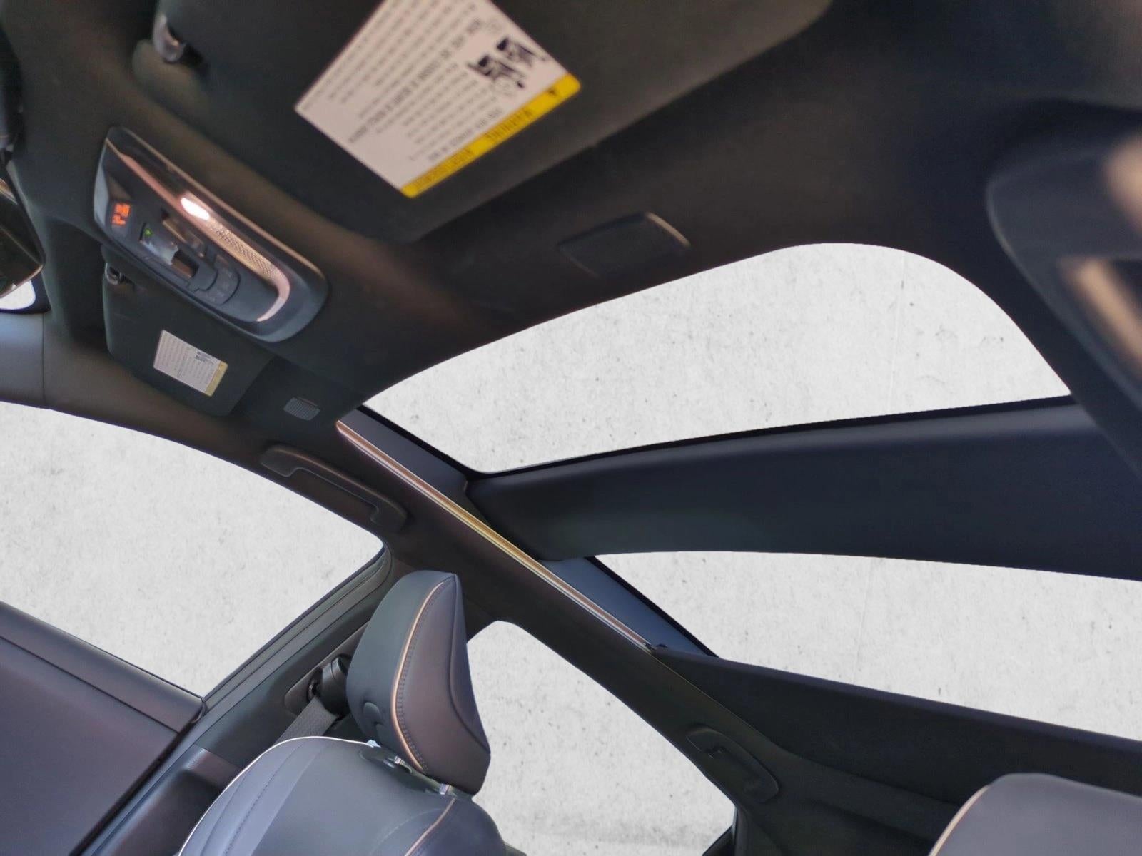 2023 Toyota Crown Limited AWD (Natl)