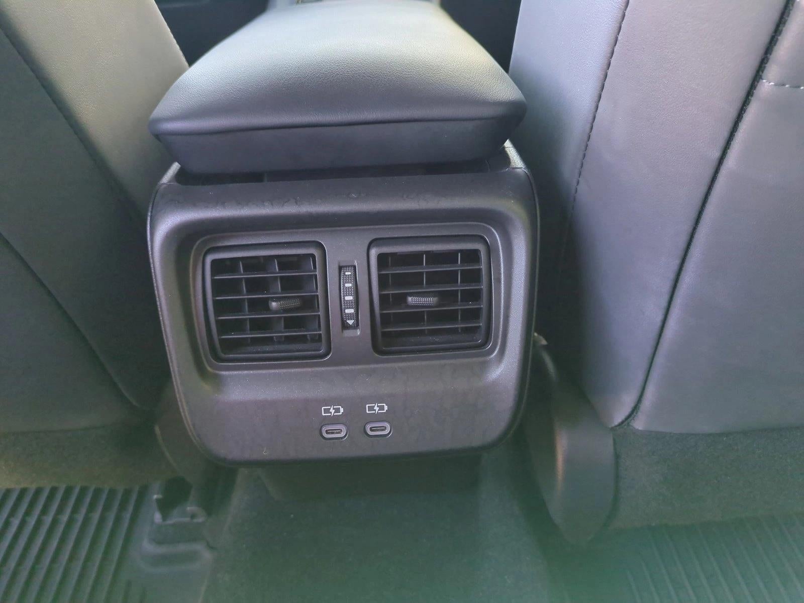 2023 Toyota Crown Limited AWD (Natl)