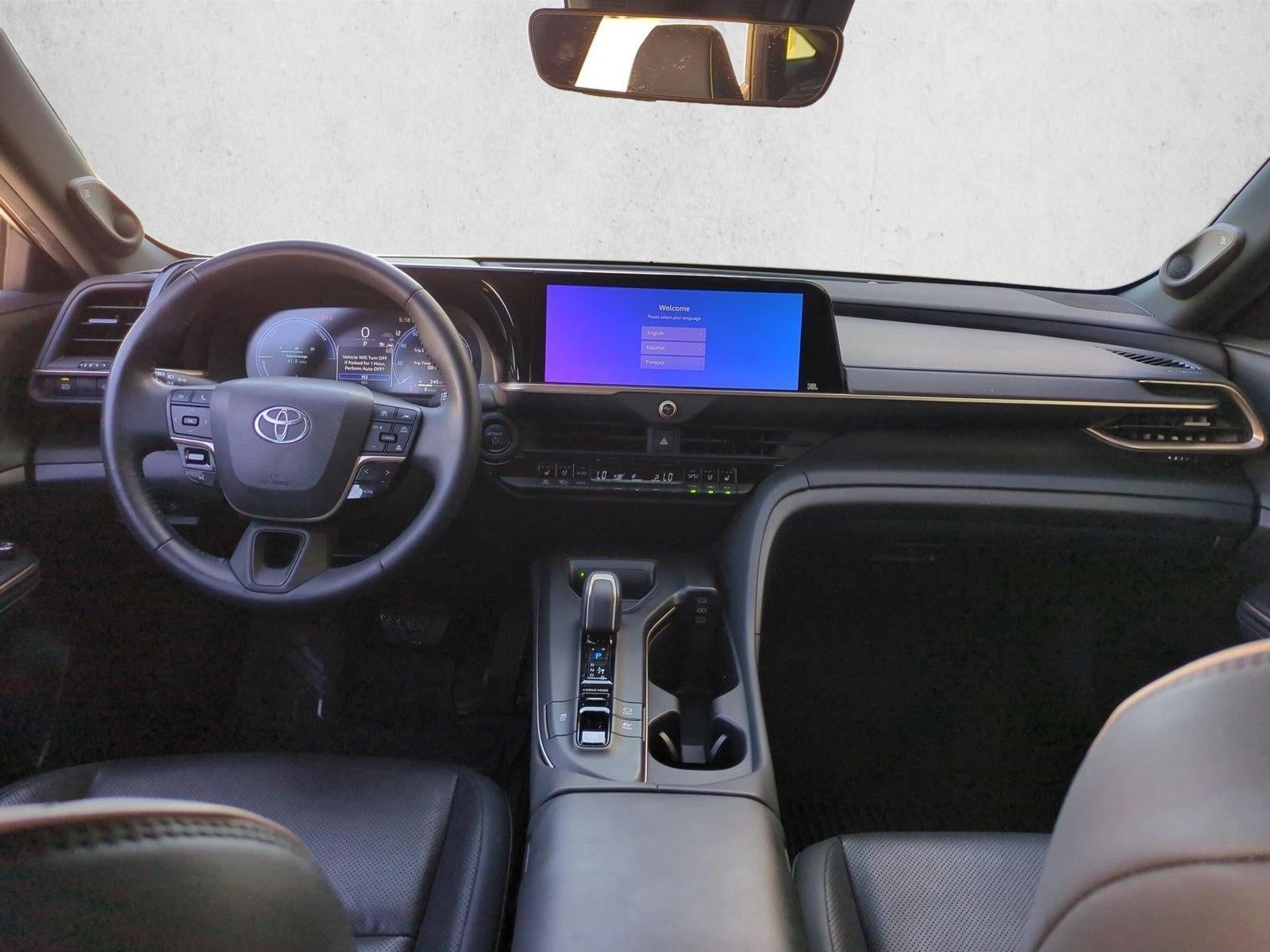 2023 Toyota Crown Limited AWD (Natl)