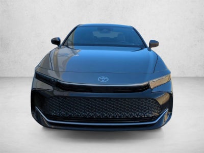 2023 Toyota Crown Limited AWD (Natl)