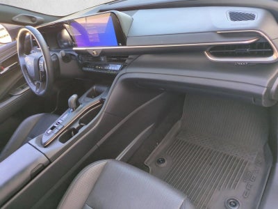 2023 Toyota Crown Limited AWD (Natl)