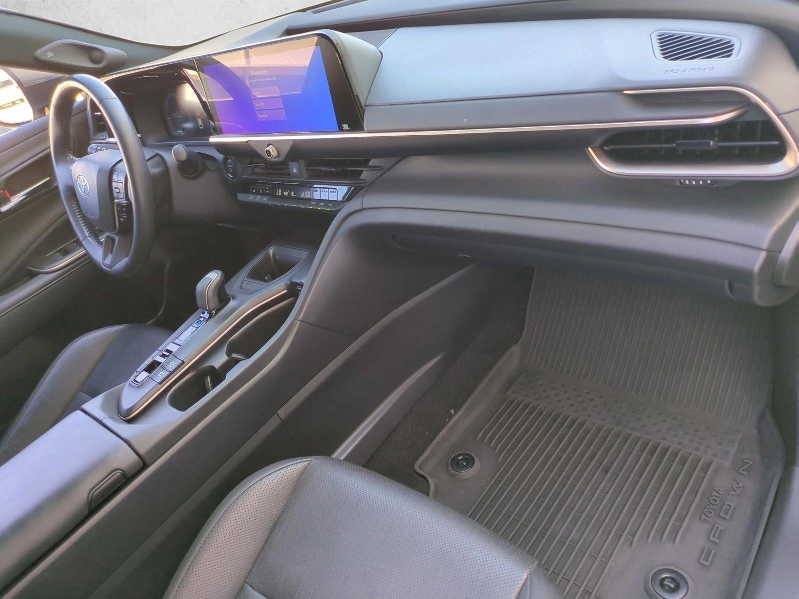 2023 Toyota Crown Limited AWD (Natl)