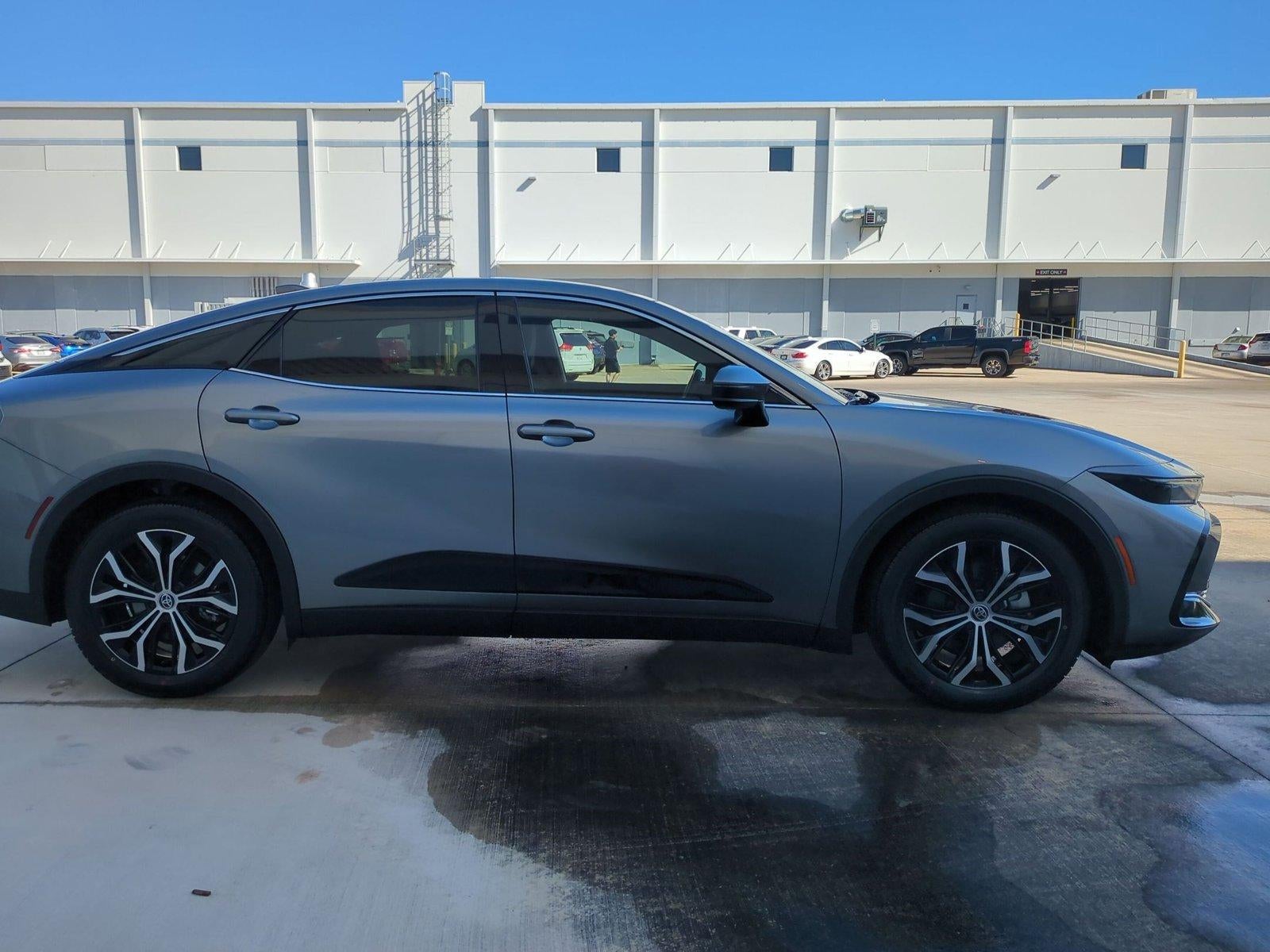 2023 Toyota Crown Limited AWD (Natl)