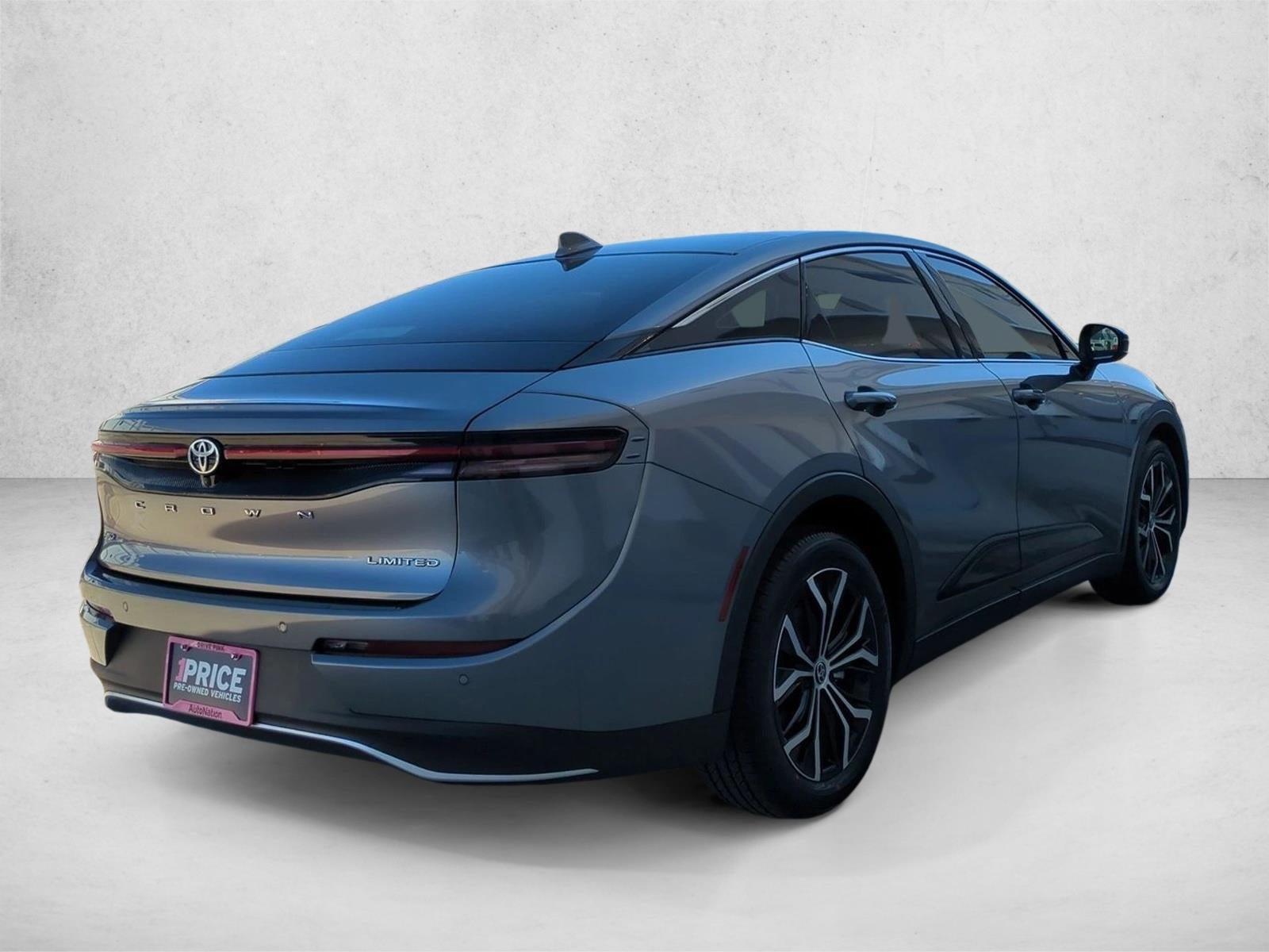 2023 Toyota Crown Limited AWD (Natl)