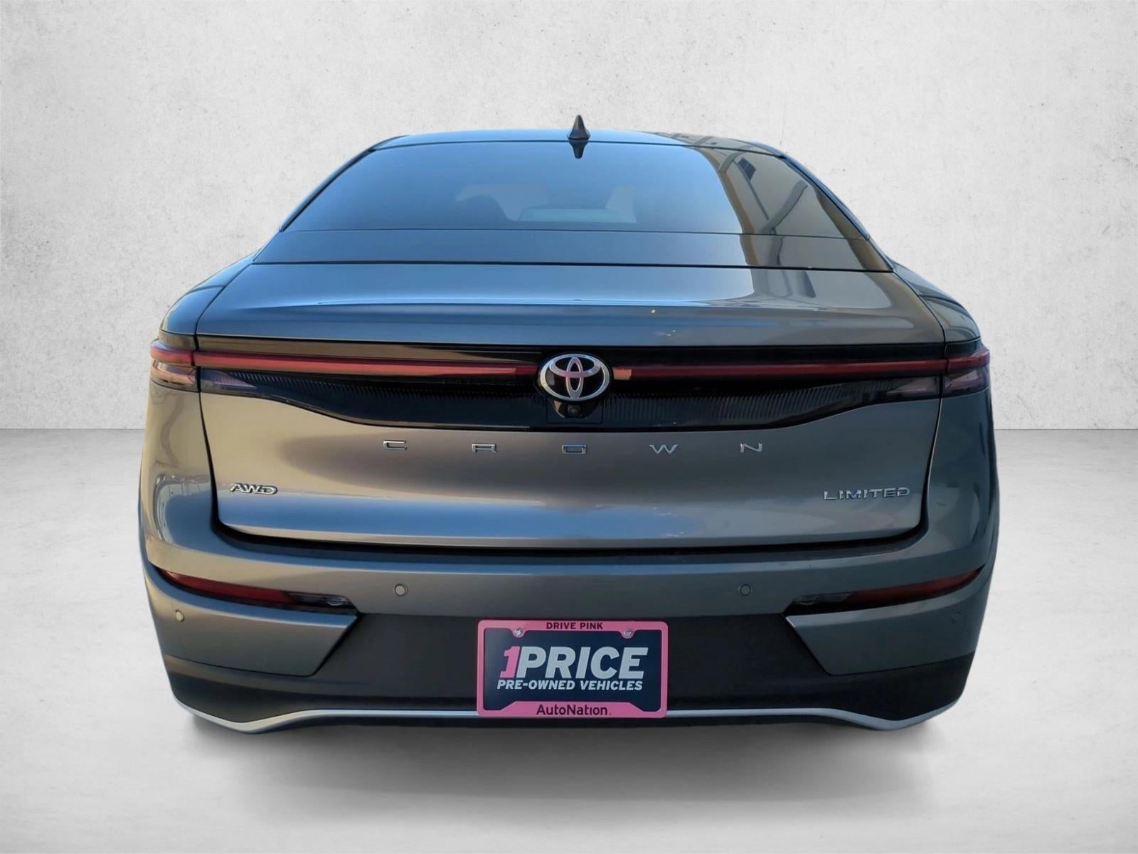 2023 Toyota Crown Limited AWD (Natl)