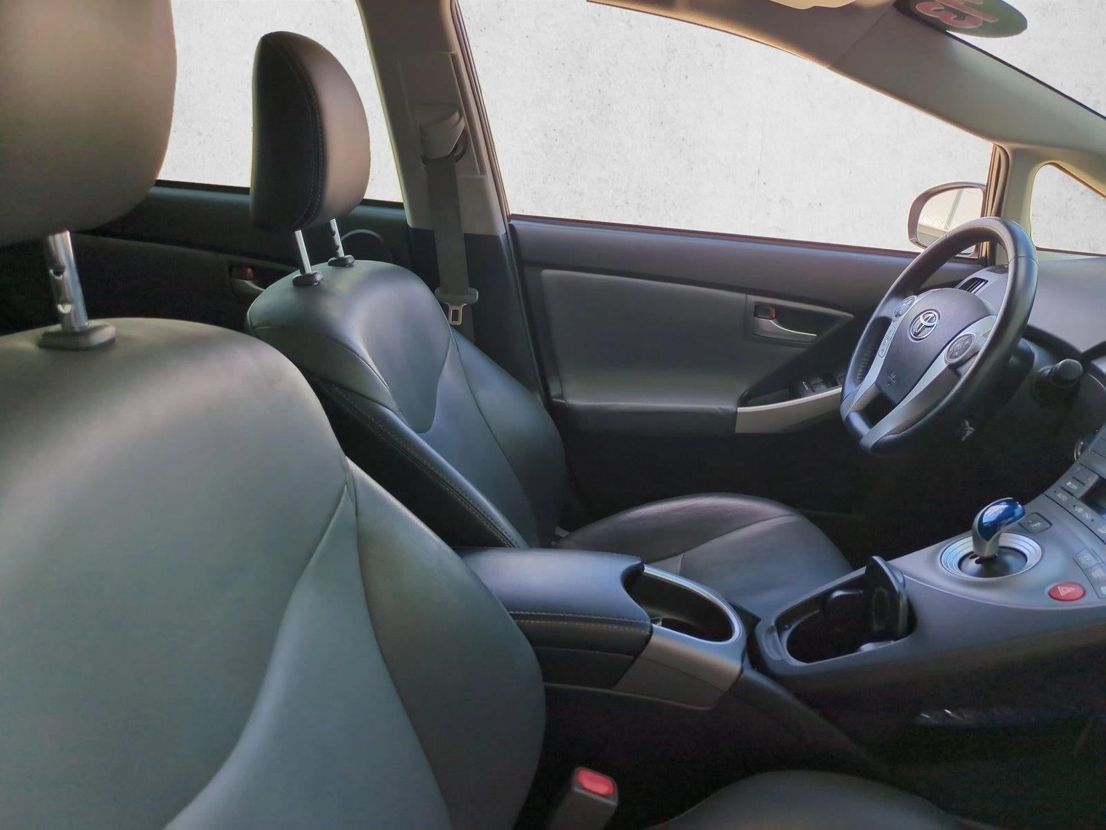 2014 Toyota Prius 5dr HB Five (Natl)