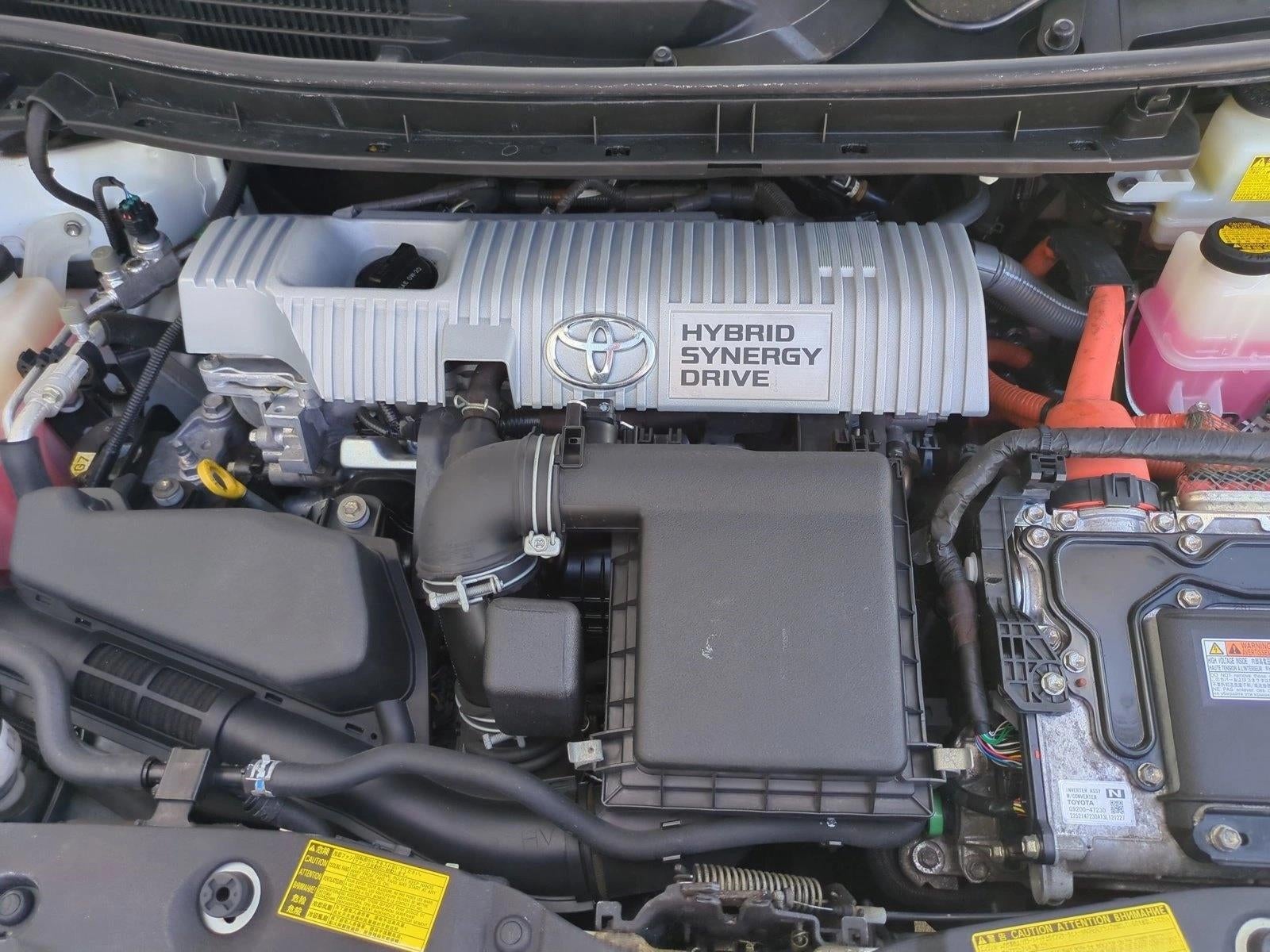 2014 Toyota Prius 5dr HB Five (Natl)