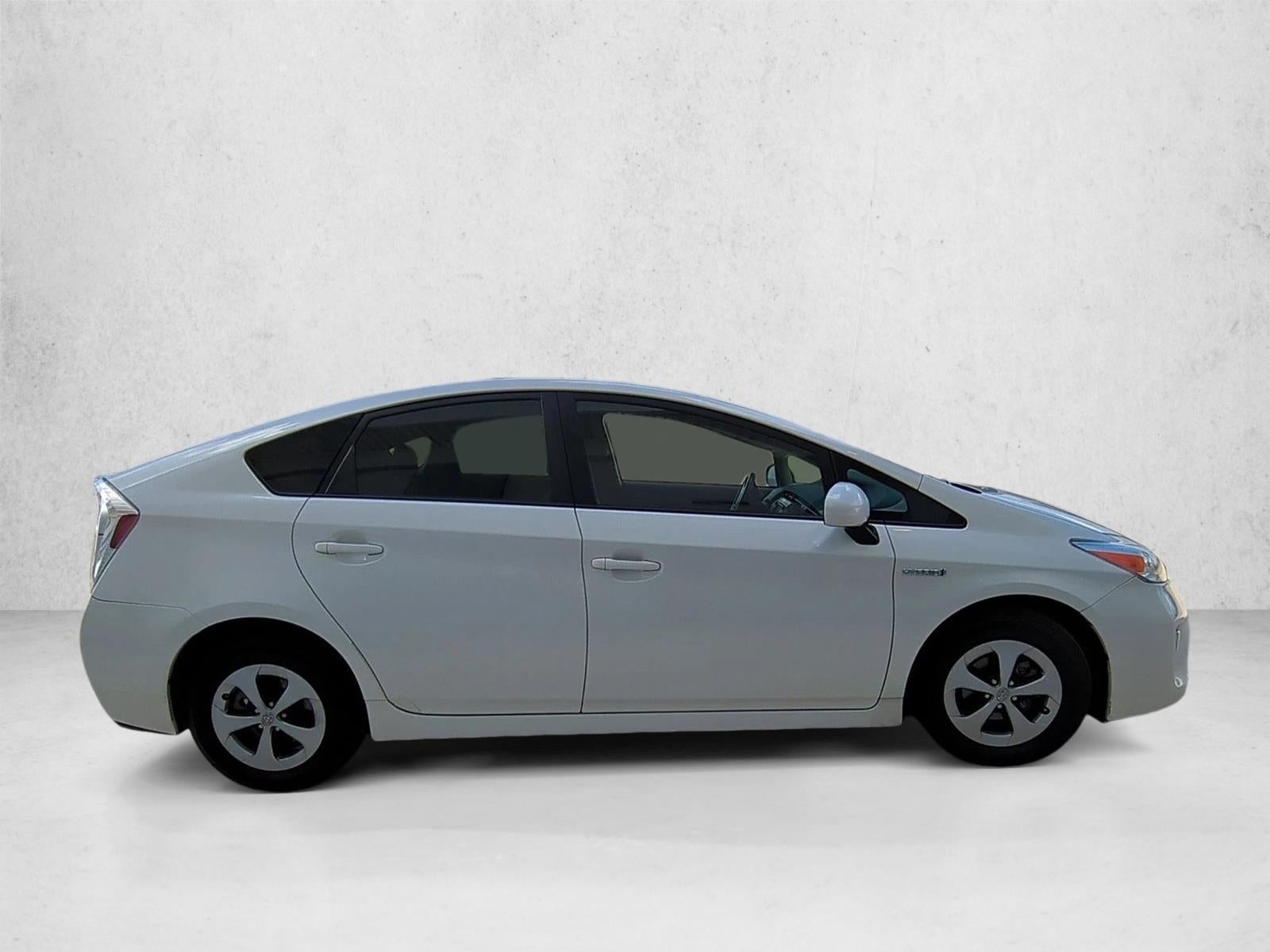 2014 Toyota Prius 5dr HB Five (Natl)