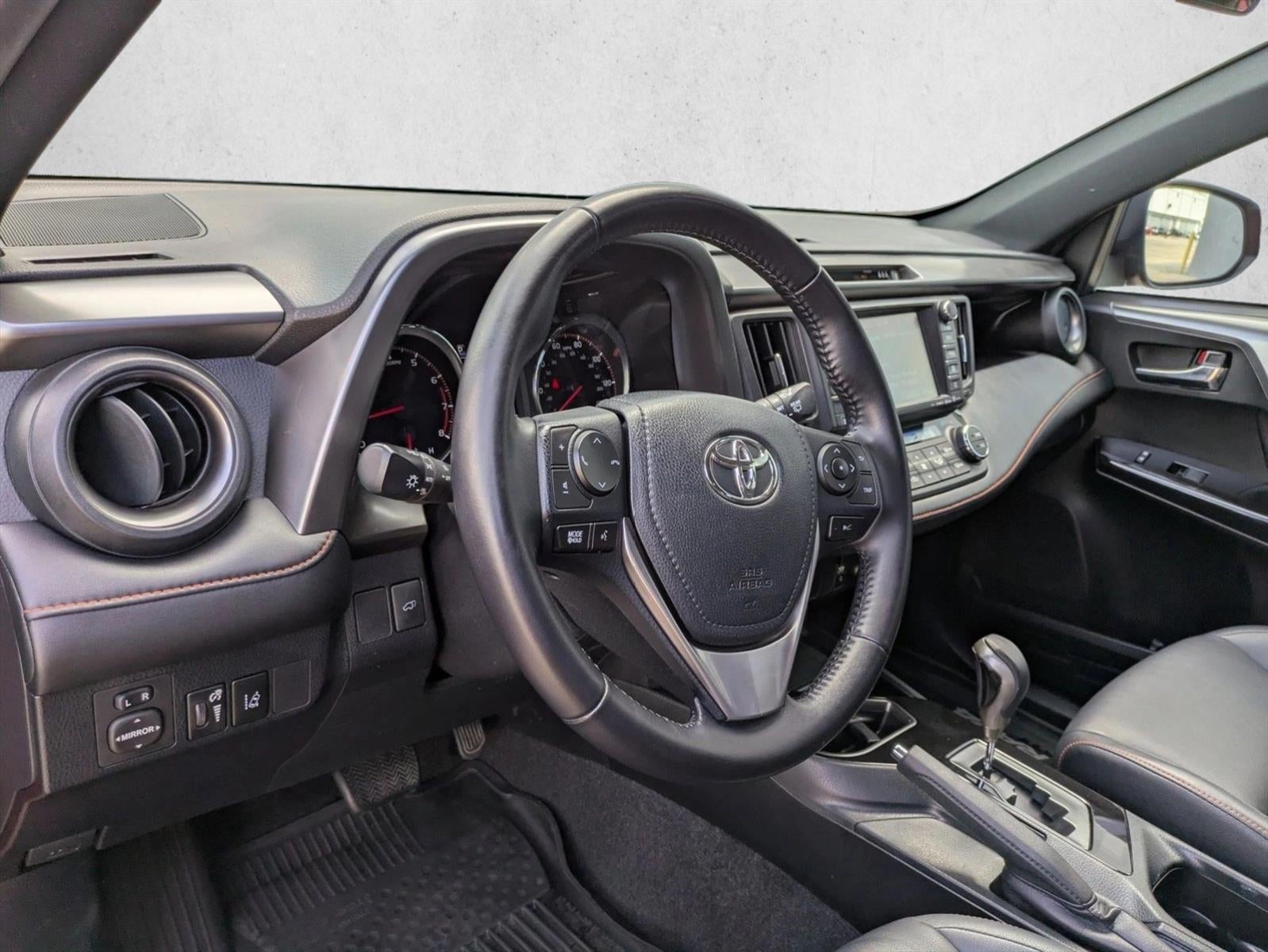 2017 Toyota RAV4 SE FWD (Natl)