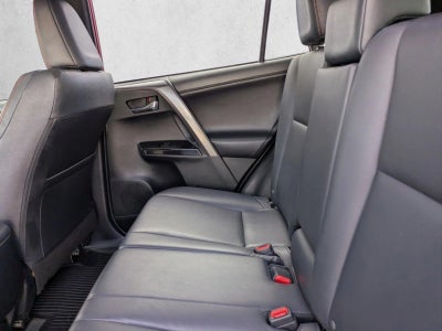 2017 Toyota RAV4 SE FWD (Natl)