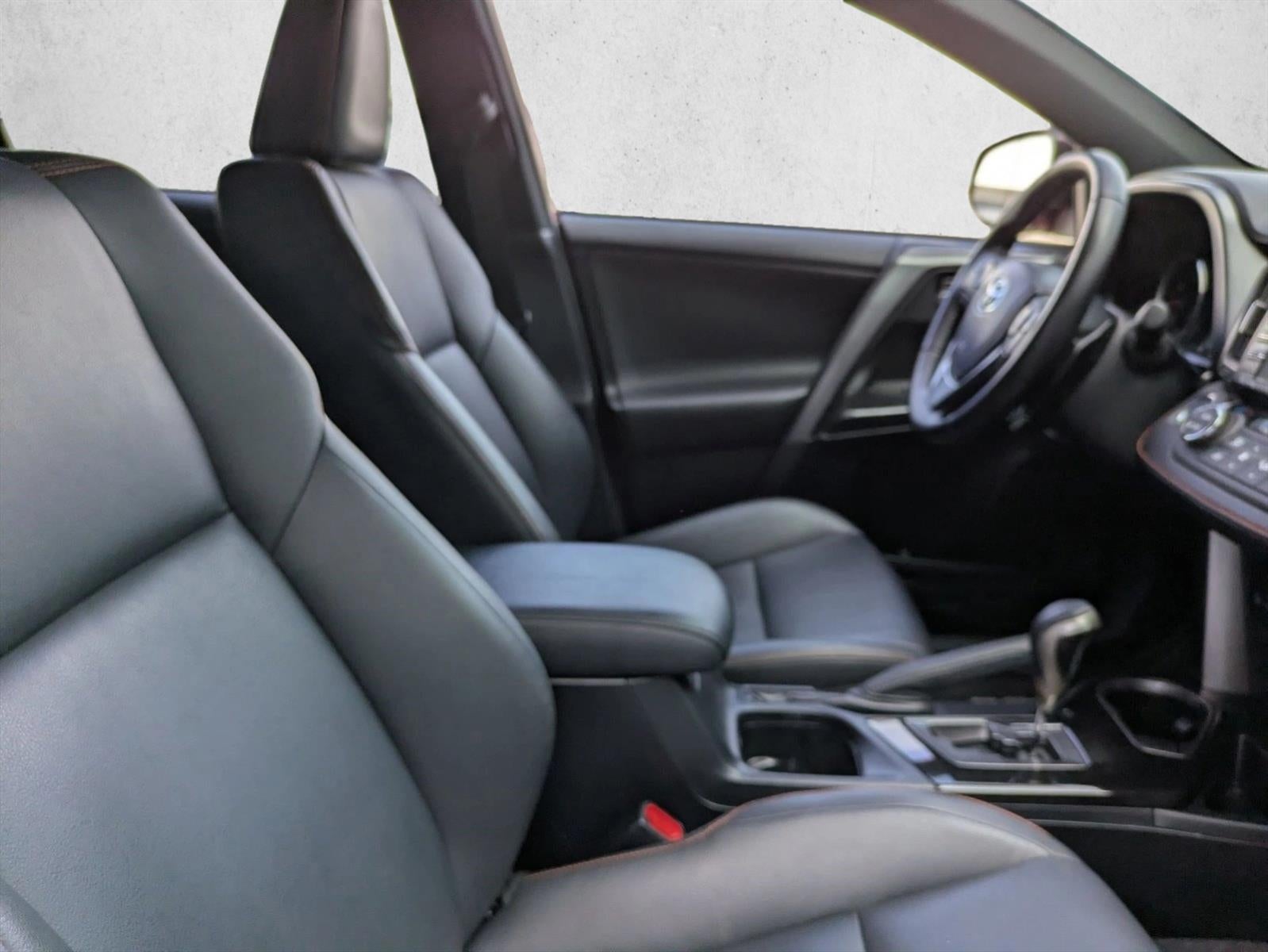 2017 Toyota RAV4 SE FWD (Natl)