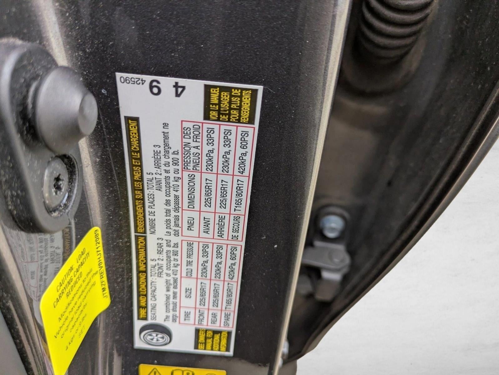 2017 Toyota RAV4 LE FWD (GS)