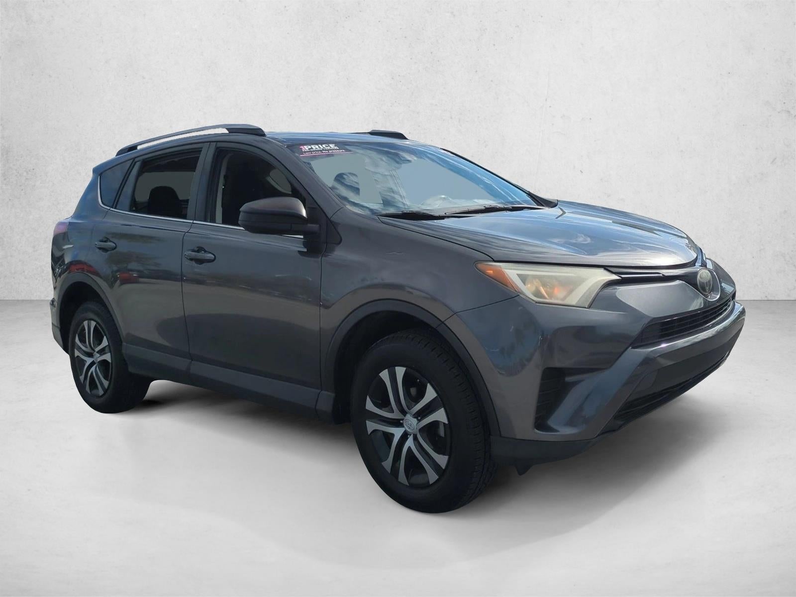 2017 Toyota RAV4 LE FWD (GS)