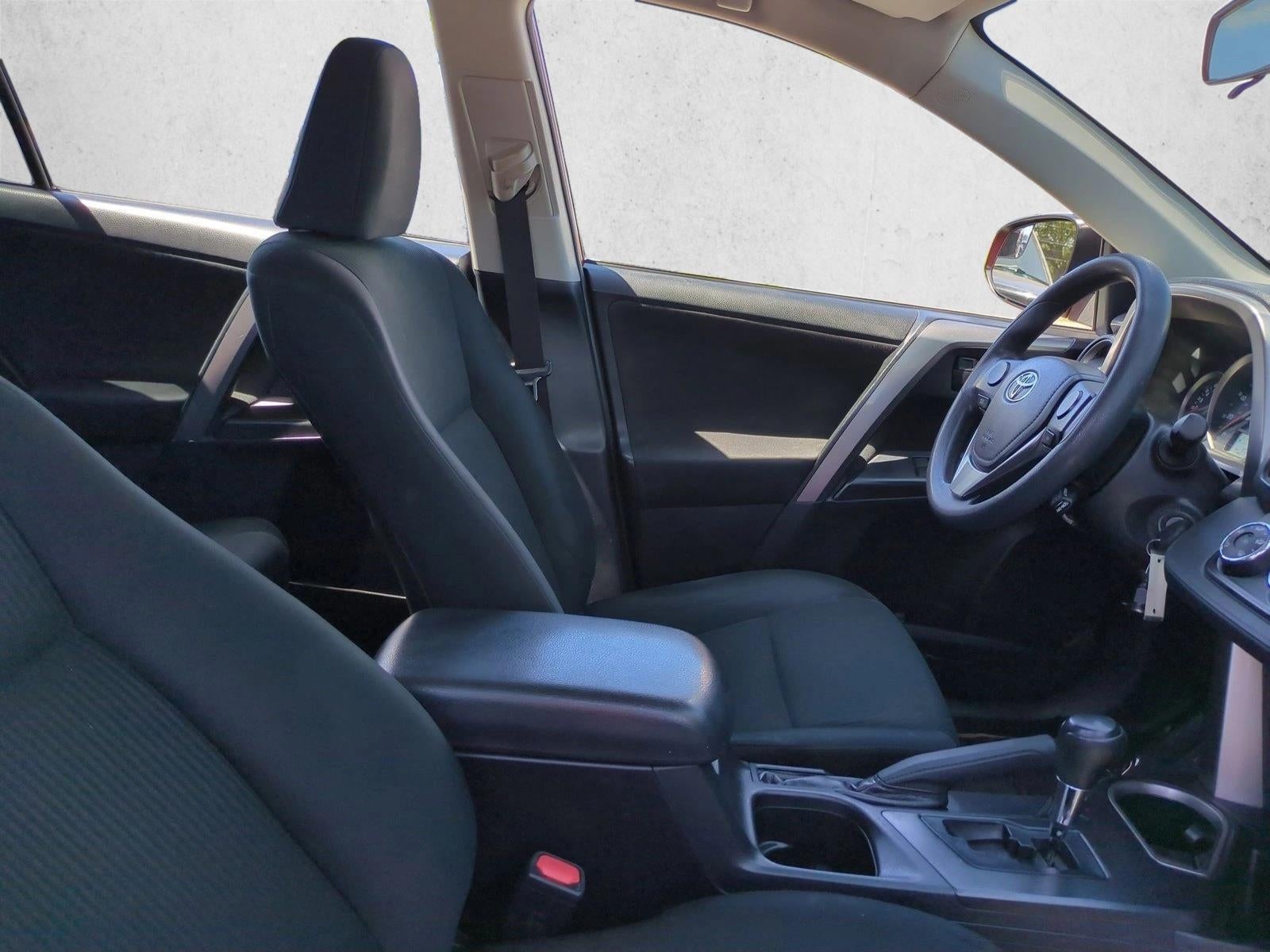 2016 Toyota RAV4 FWD 4dr LE (GS)