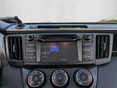 2017 Toyota RAV4 LE FWD (GS)