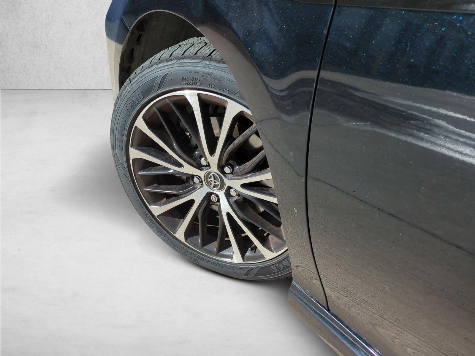 2018 Toyota Camry SE Auto (SE)