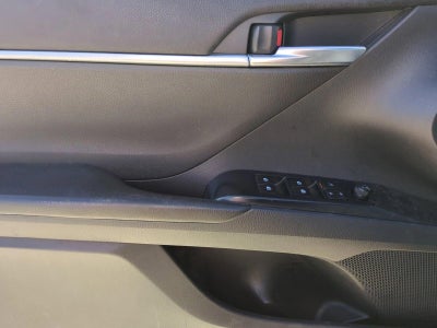 2018 Toyota Camry SE Auto (SE)