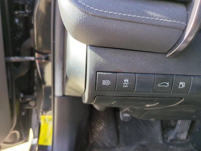 2018 Toyota Camry SE Auto (SE)