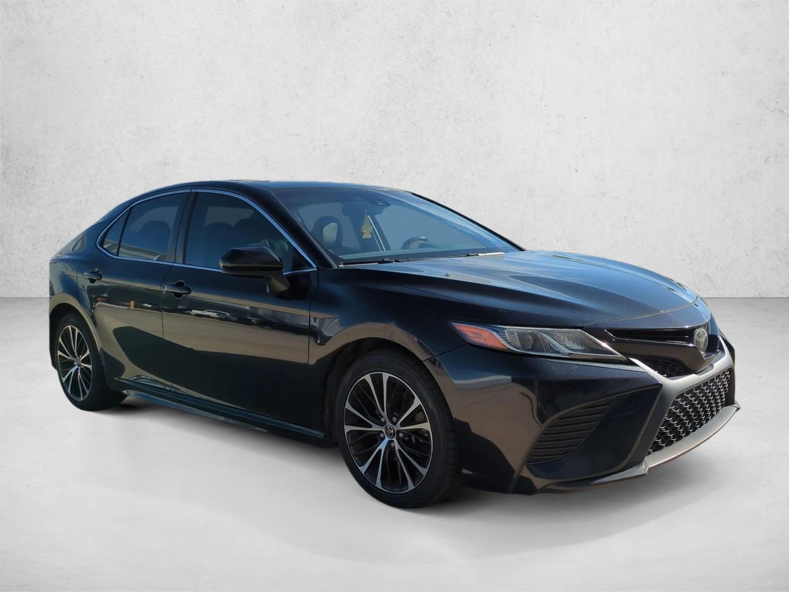 2018 Toyota Camry SE Auto (SE)