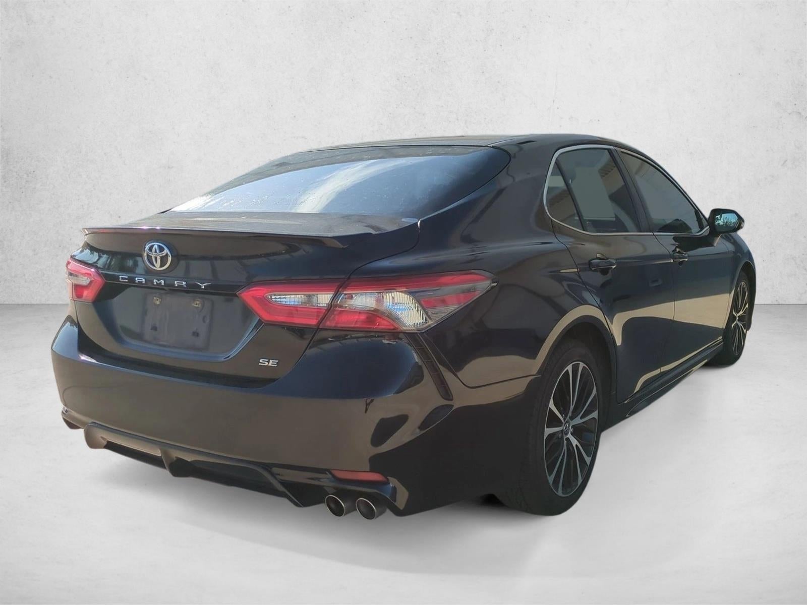 2018 Toyota Camry SE Auto (SE)