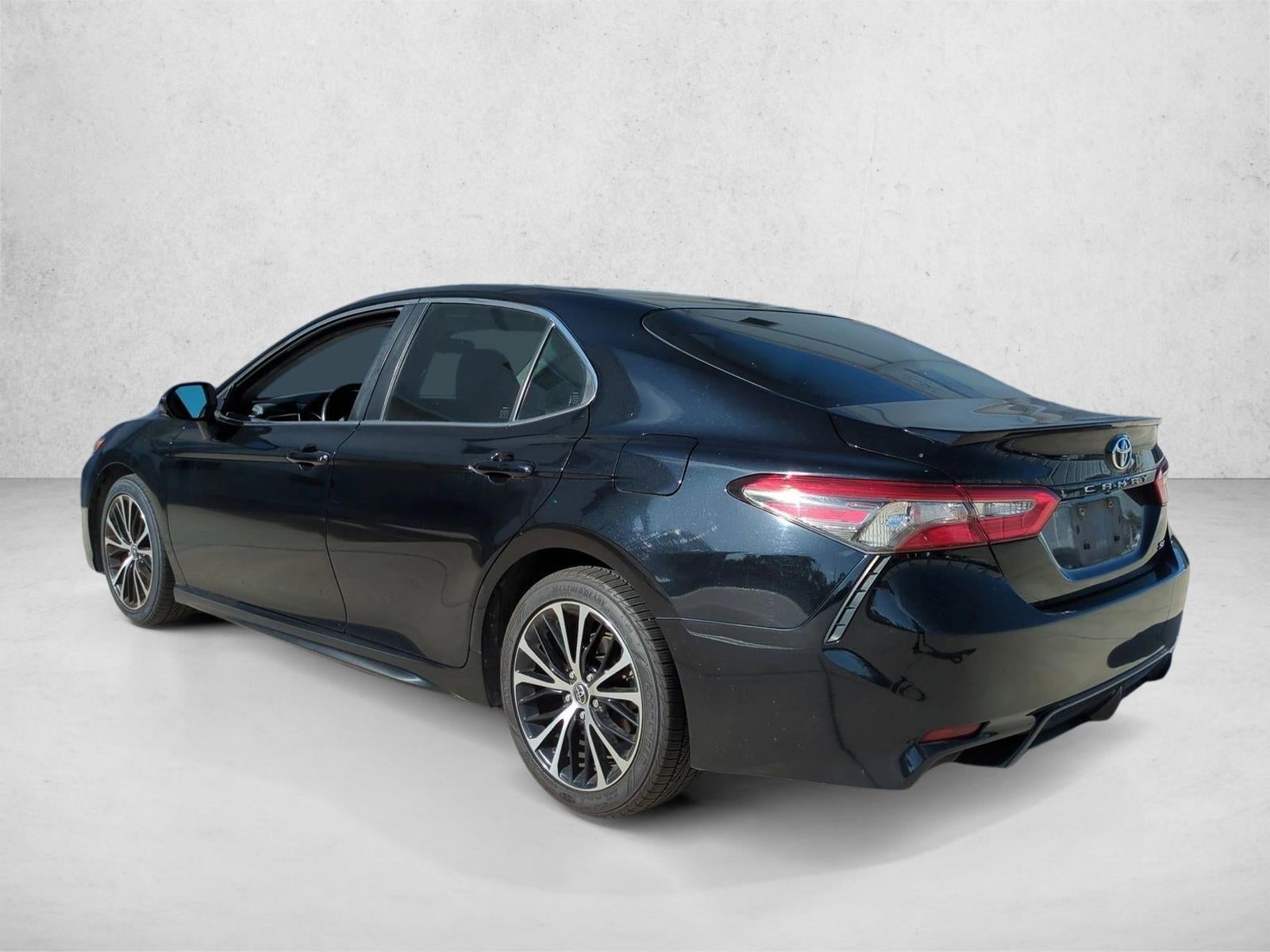 2018 Toyota Camry SE Auto (SE)