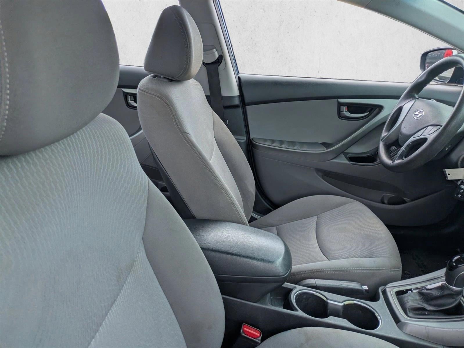 2016 Hyundai ELANTRA 4dr Sdn Auto SE