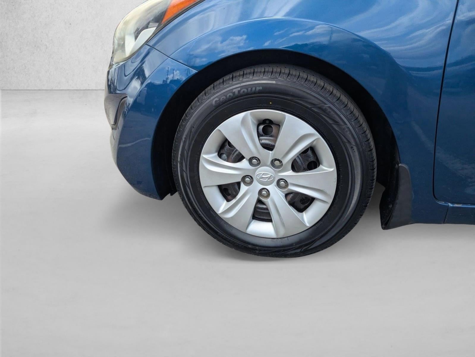 2016 Hyundai ELANTRA 4dr Sdn Auto SE