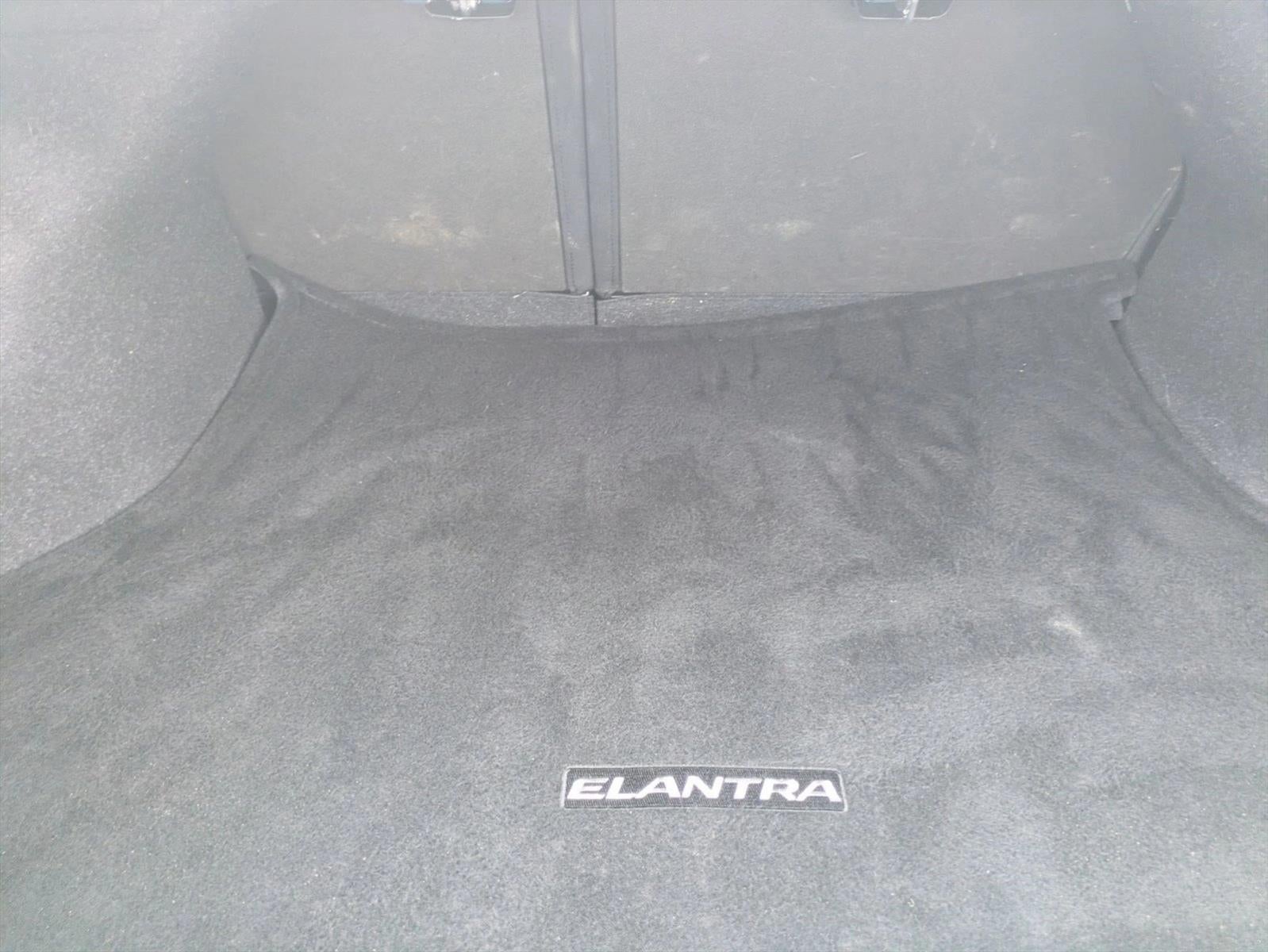 2016 Hyundai ELANTRA 4dr Sdn Auto SE