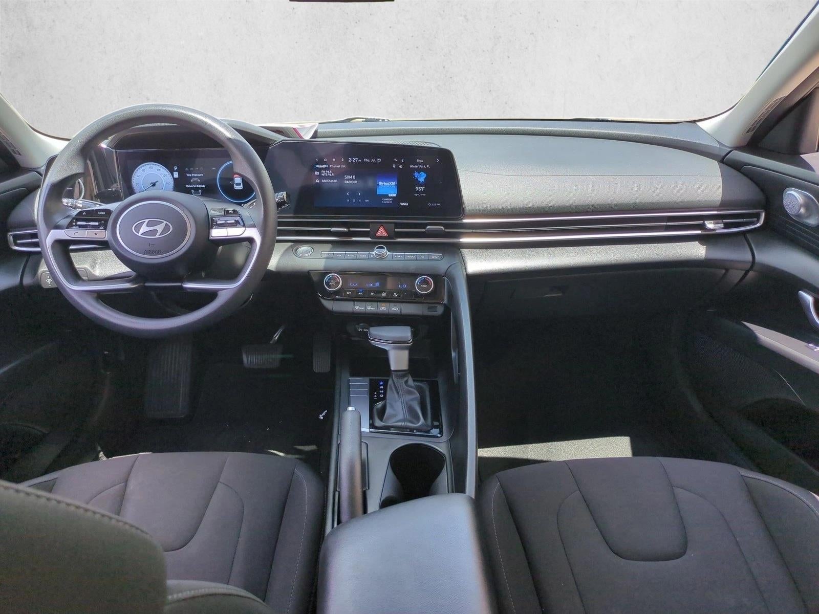 2024 Hyundai ELANTRA SEL IVT
