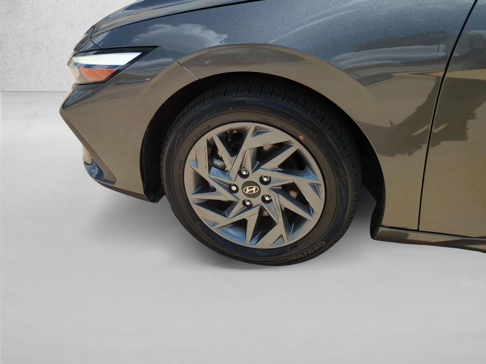 2024 Hyundai ELANTRA SEL IVT