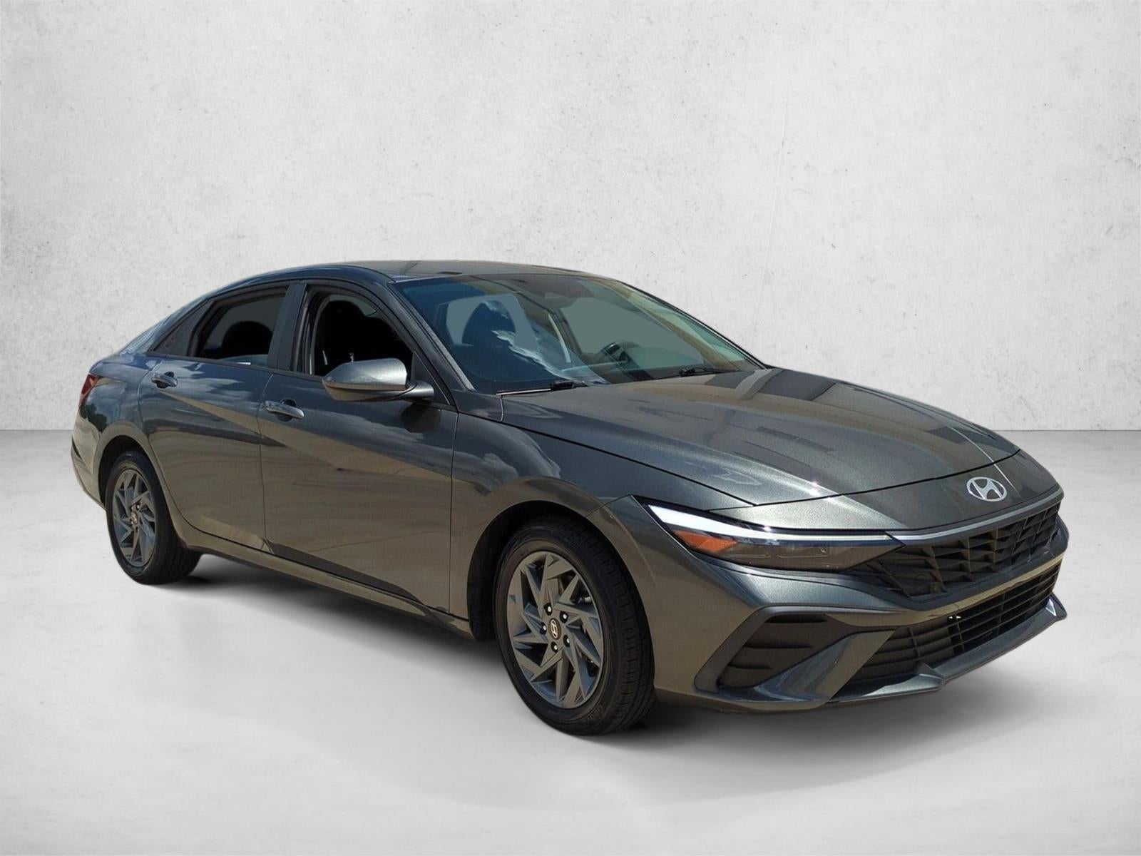 2024 Hyundai ELANTRA SEL IVT