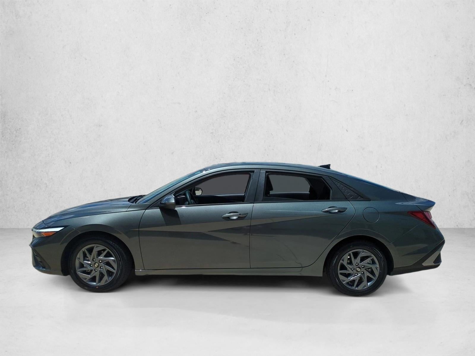 2024 Hyundai ELANTRA SEL IVT