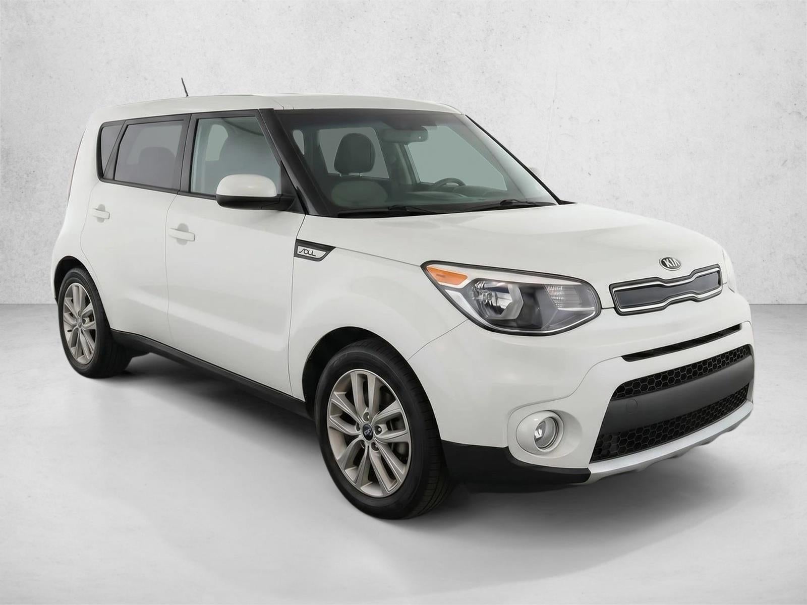 2017 Kia Soul + Auto