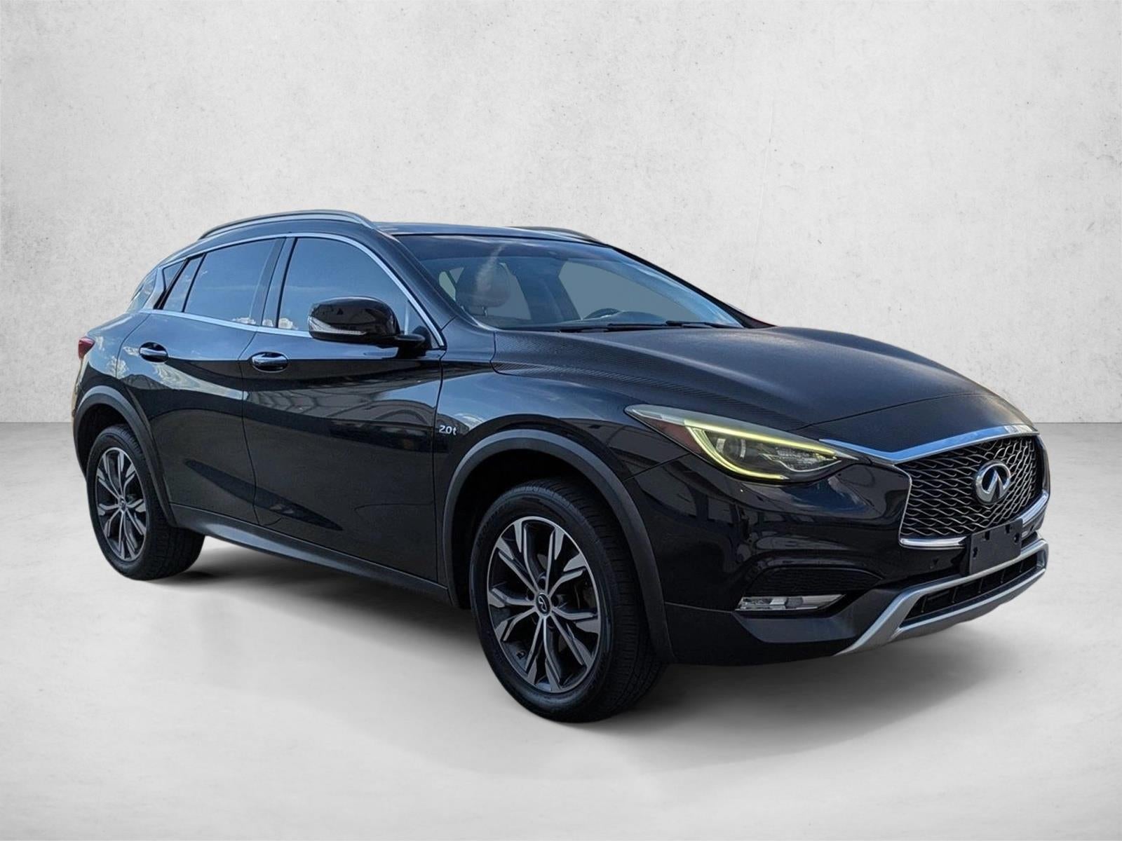 2017 INFINITI QX30 Premium AWD