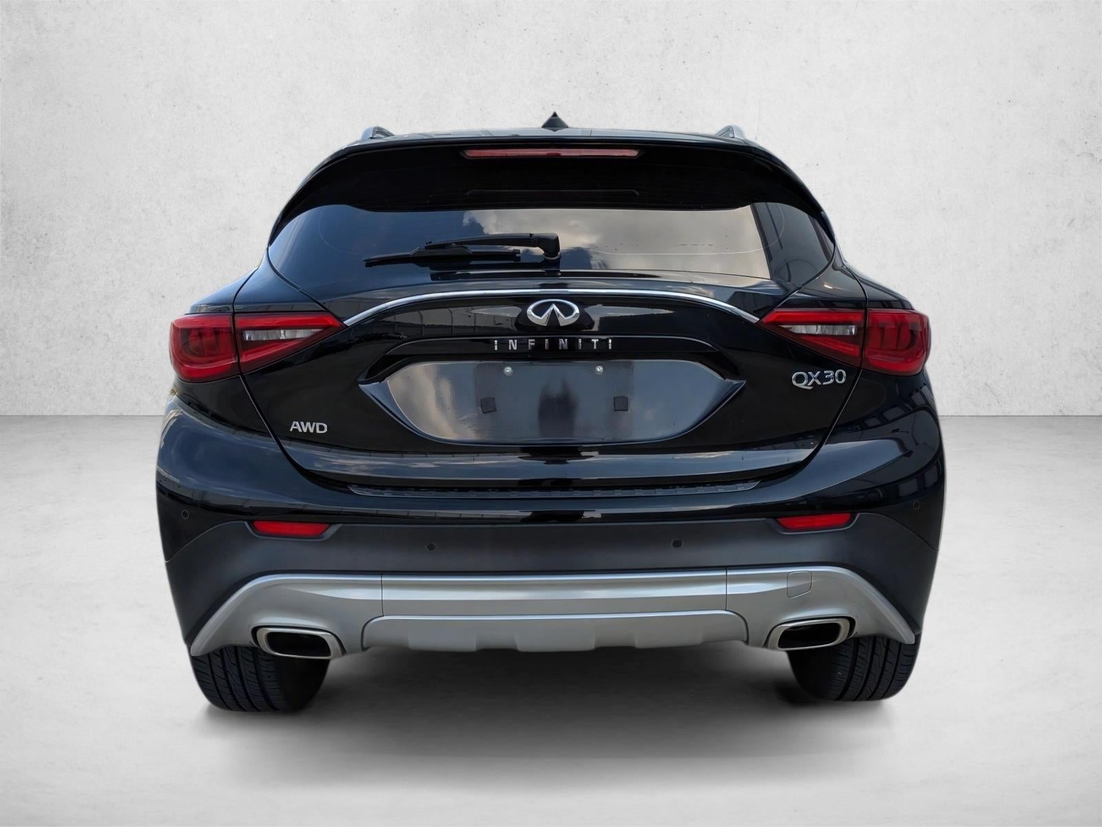 2017 INFINITI QX30 Premium AWD