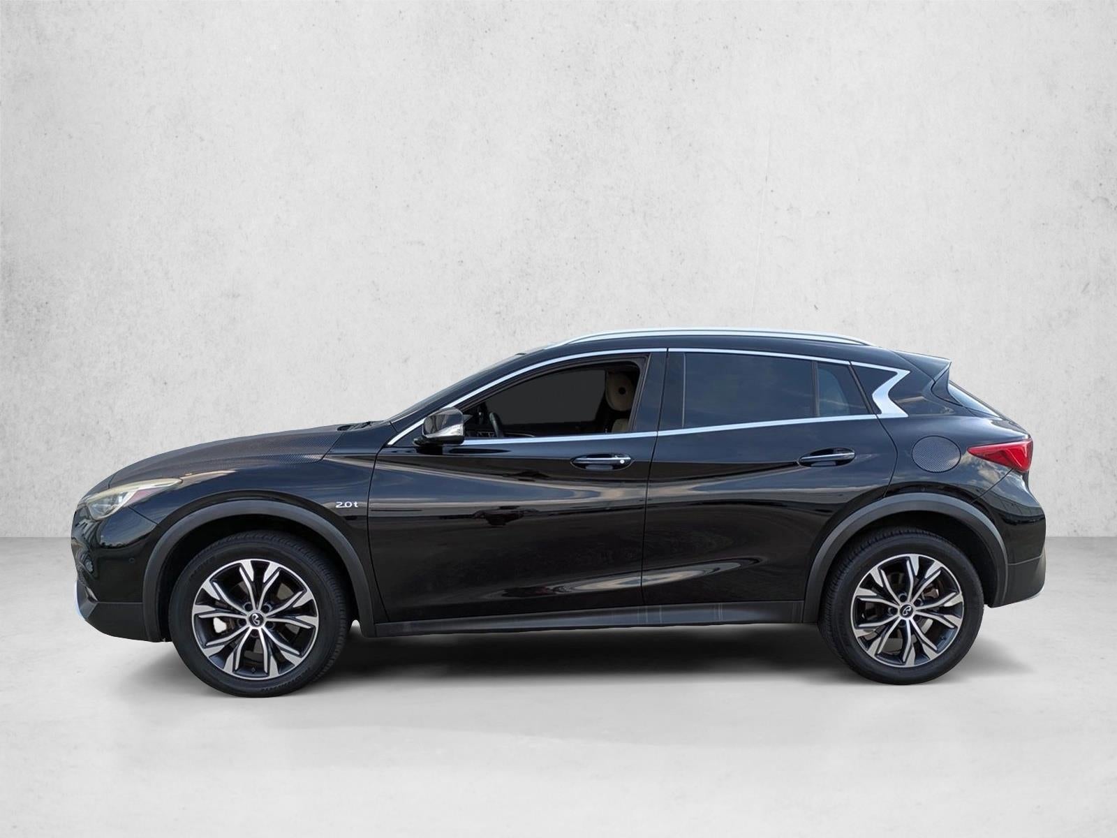 2017 INFINITI QX30 Premium AWD