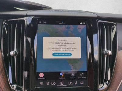 2024 Volvo XC60 B5 AWD Ultimate Dark Theme