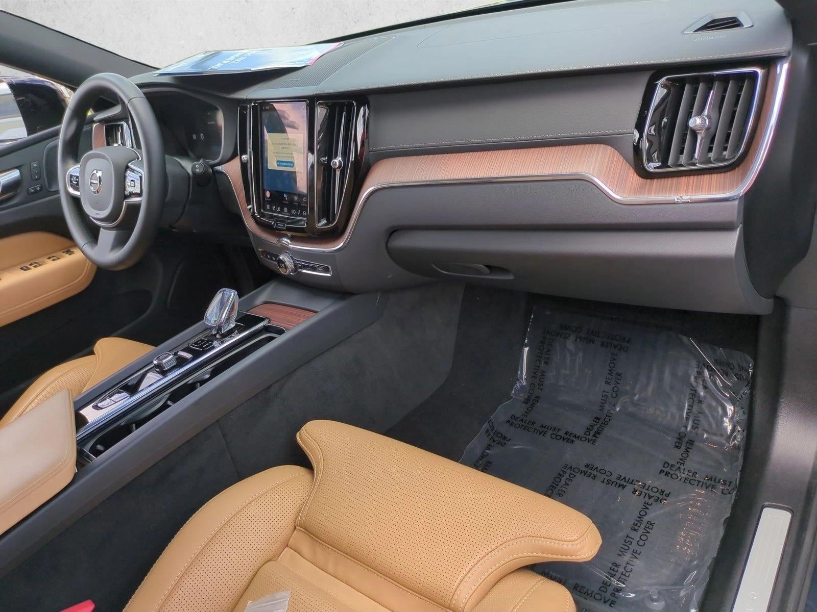 2024 Volvo XC60 B5 AWD Ultimate Dark Theme