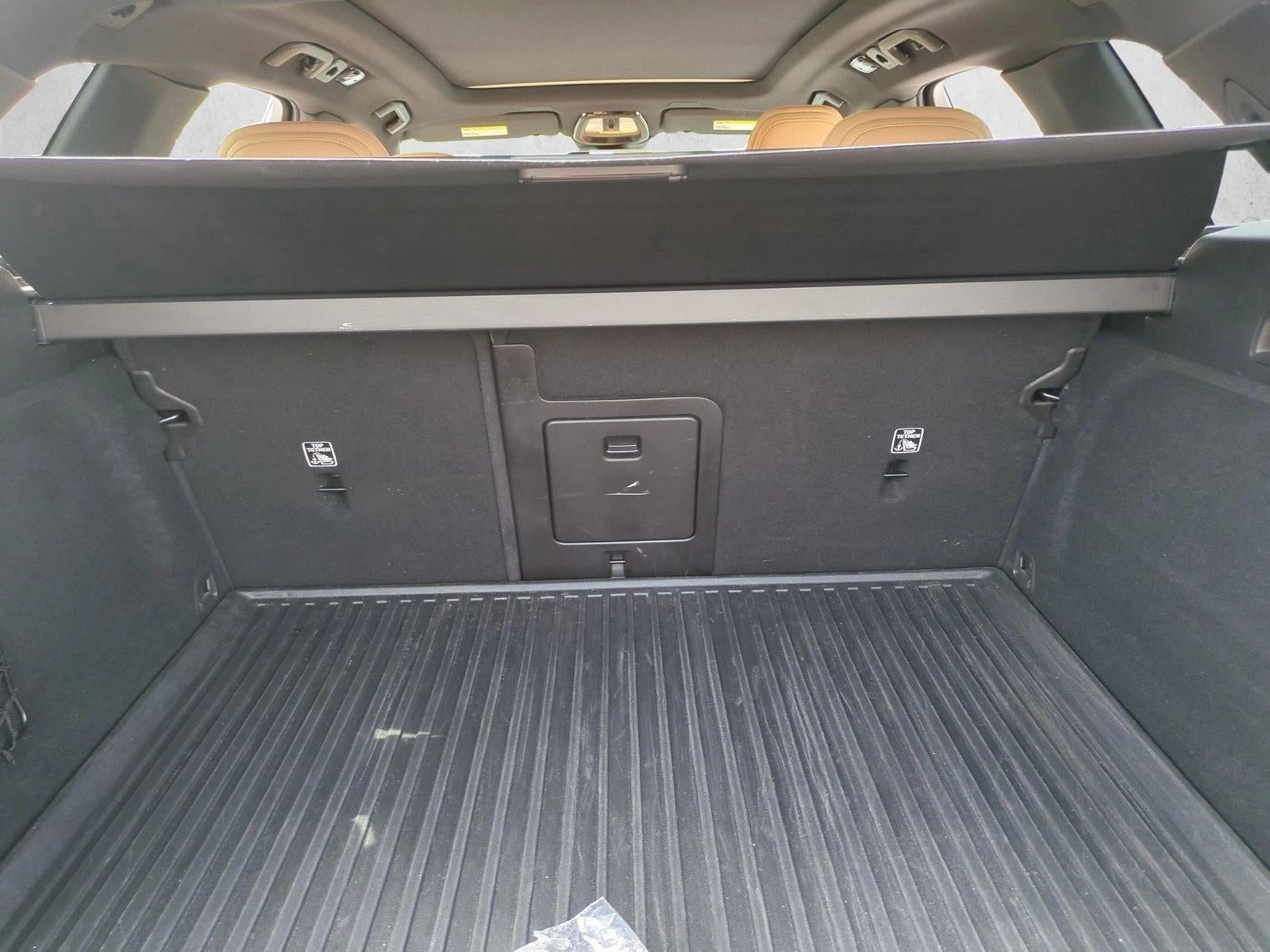 2024 Volvo XC60 B5 AWD Ultimate Dark Theme