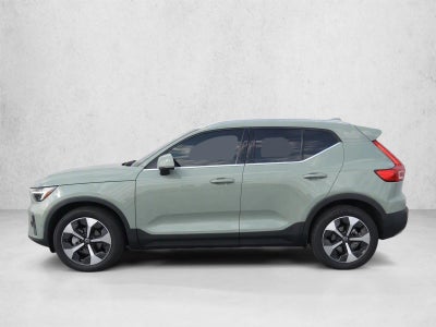2023 Volvo XC40 B5 AWD Plus Bright Theme