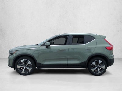 2023 Volvo XC40 B5 AWD Plus Bright Theme