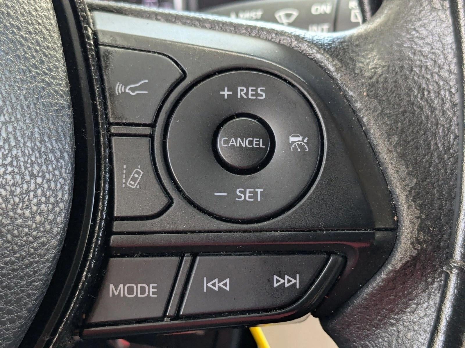 2020 Toyota RAV4 LE FWD (GS)