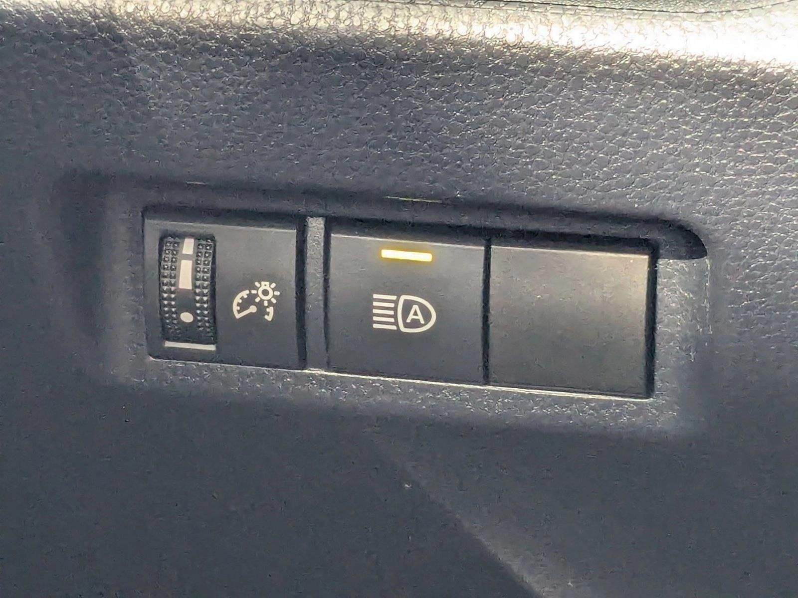 2020 Toyota RAV4 LE FWD (GS)