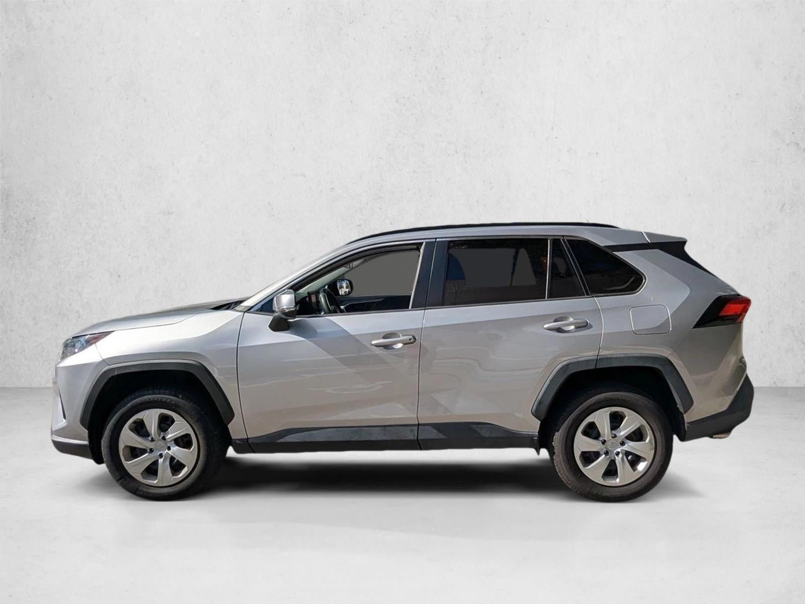2020 Toyota RAV4 LE FWD (GS)