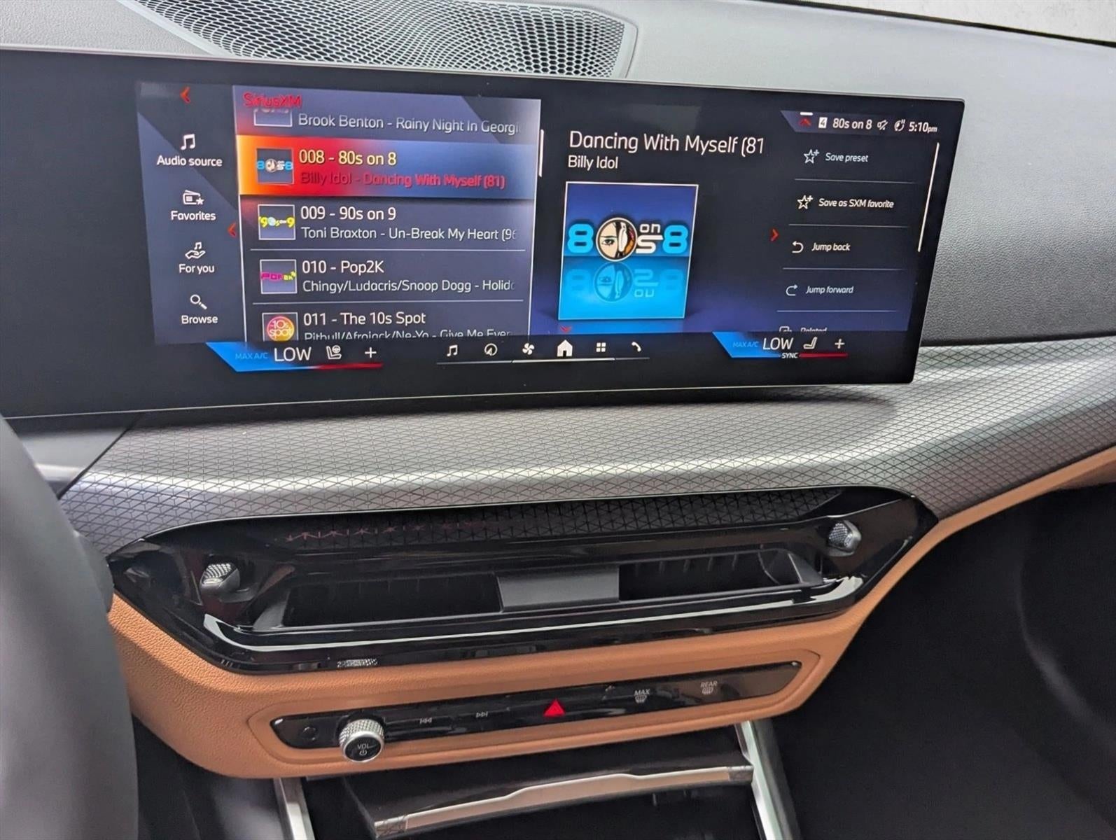 2025 BMW 330i Sedan
