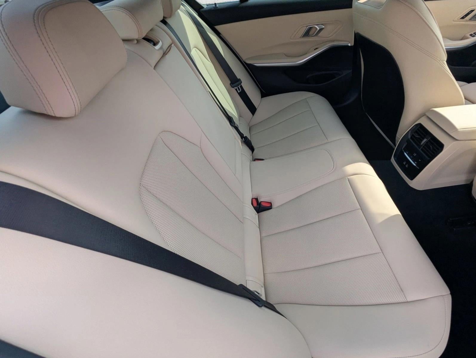 2025 BMW 330i Sedan