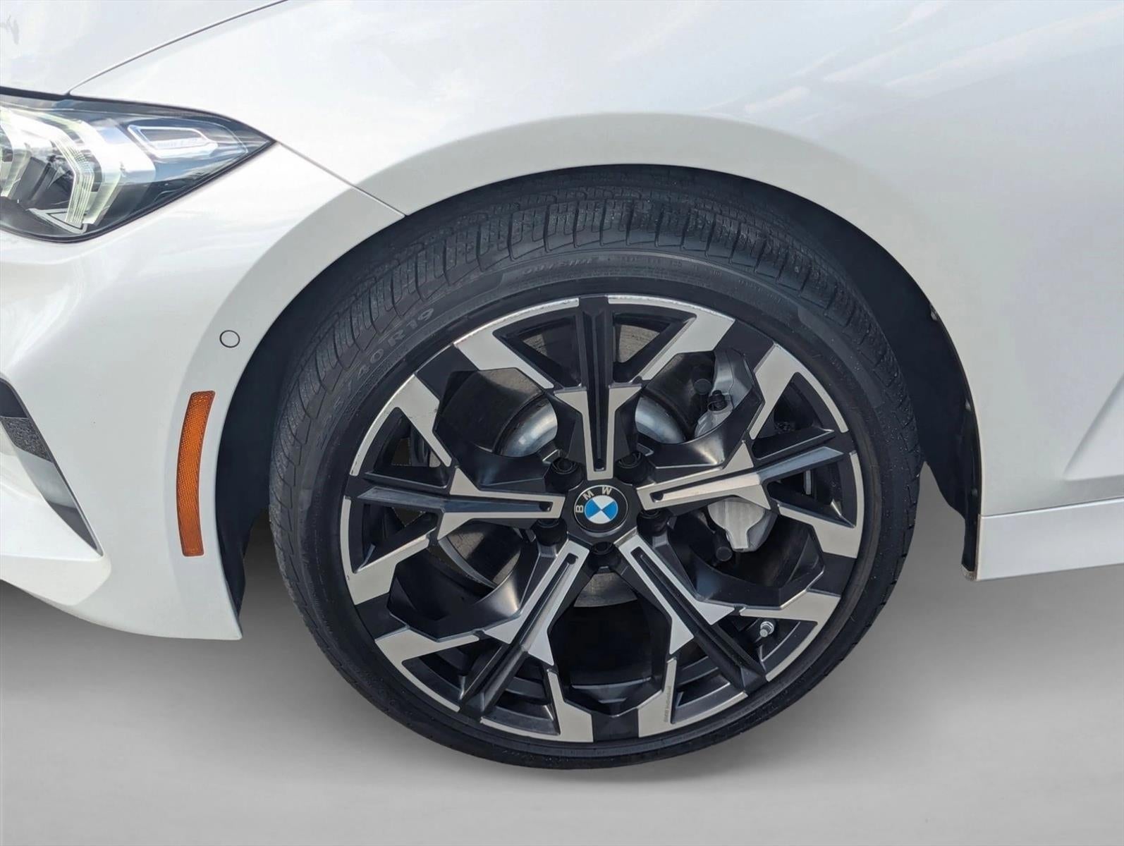 2025 BMW 330i Sedan
