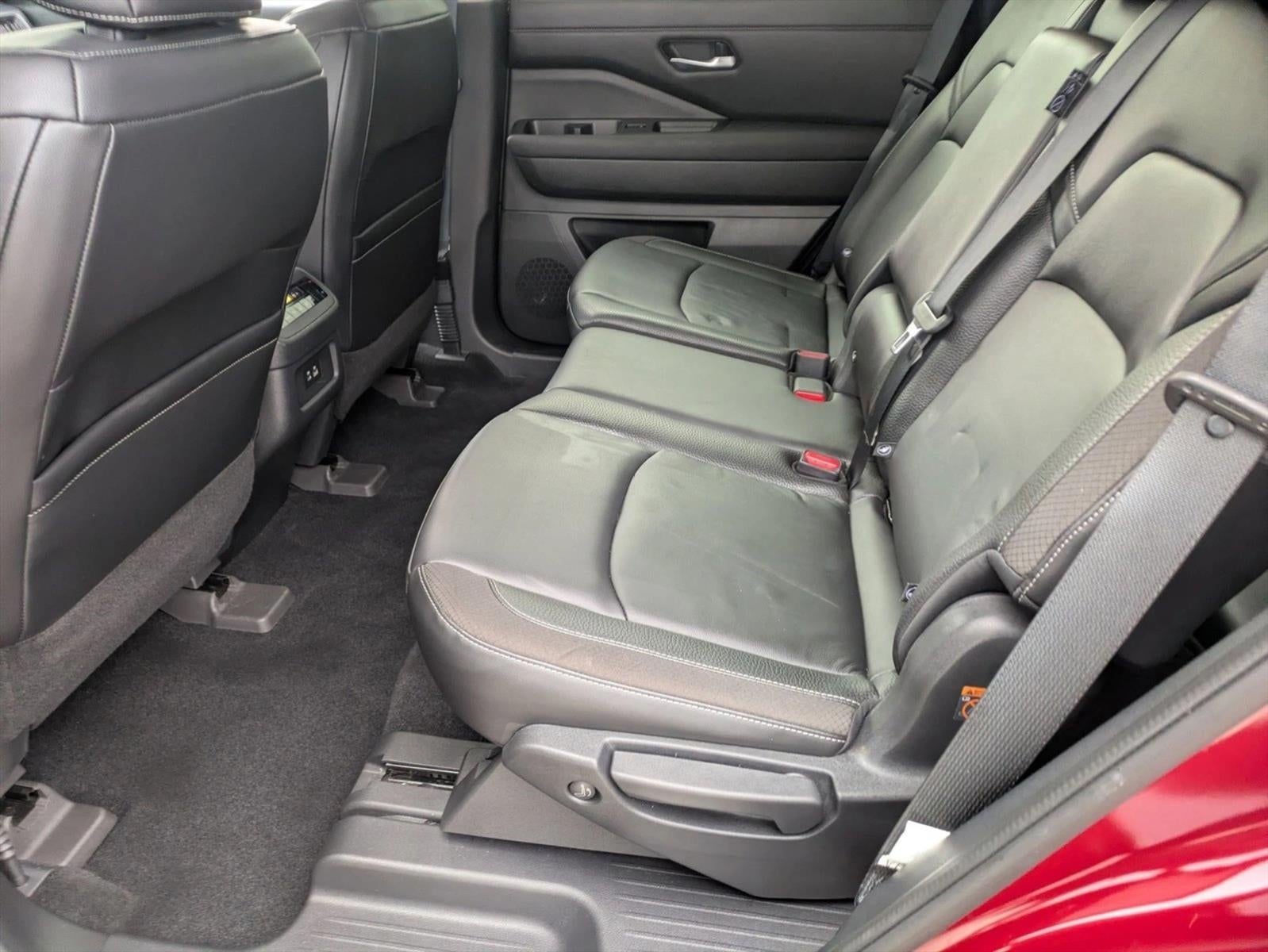 2022 Nissan Pathfinder SL 4WD