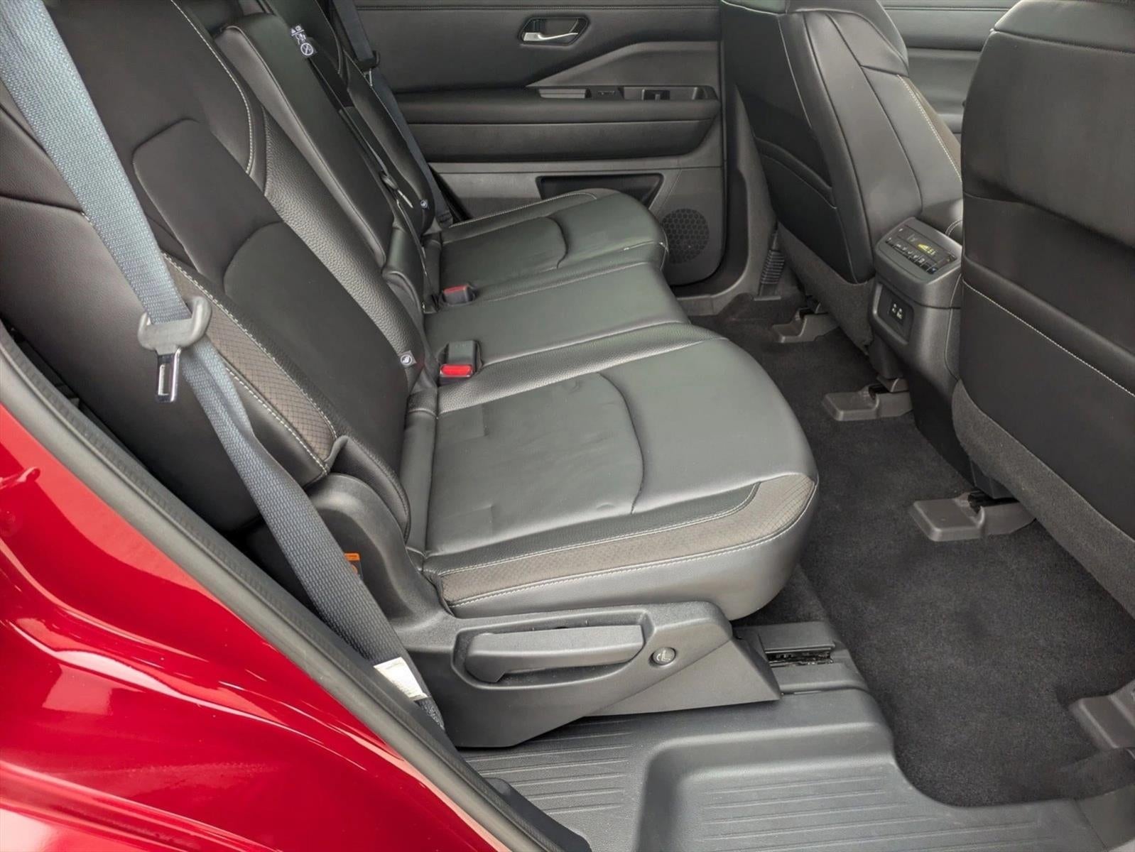 2022 Nissan Pathfinder SL 4WD