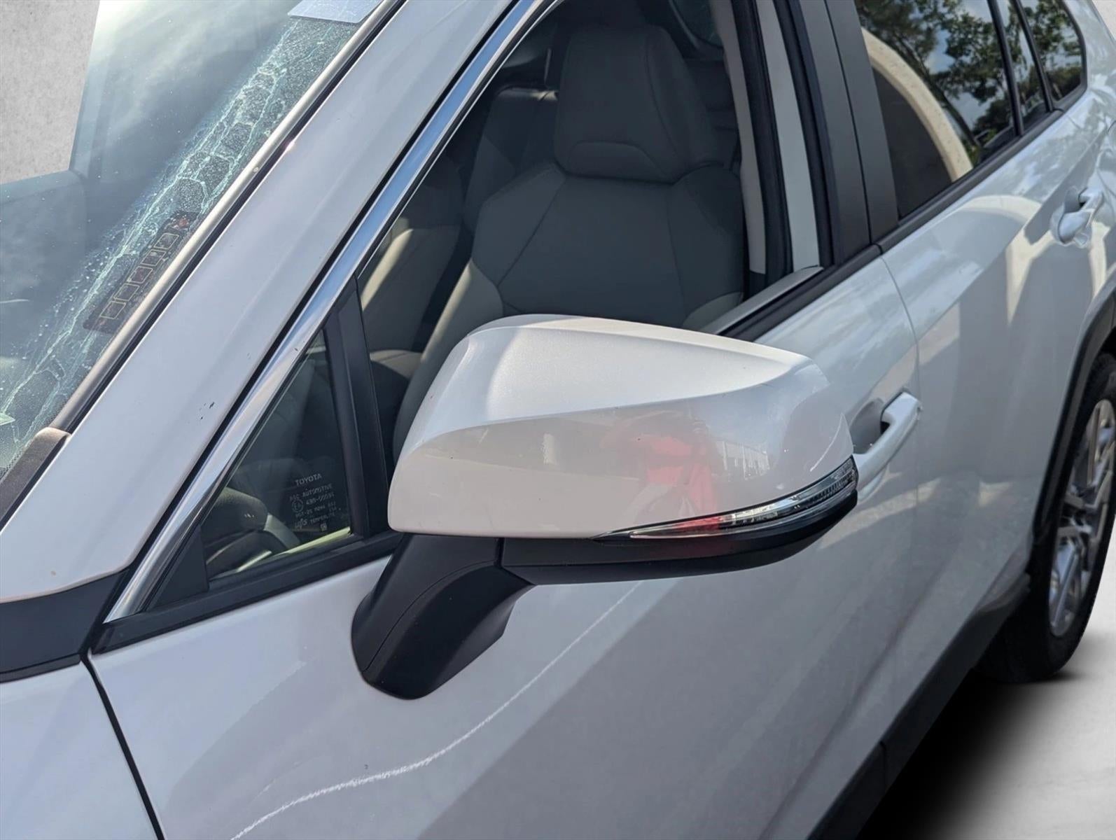 2023 Toyota RAV4 XLE Premium FWD (Natl)